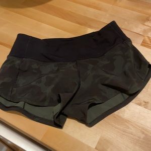 Lululemon speed up 2.5” size 2